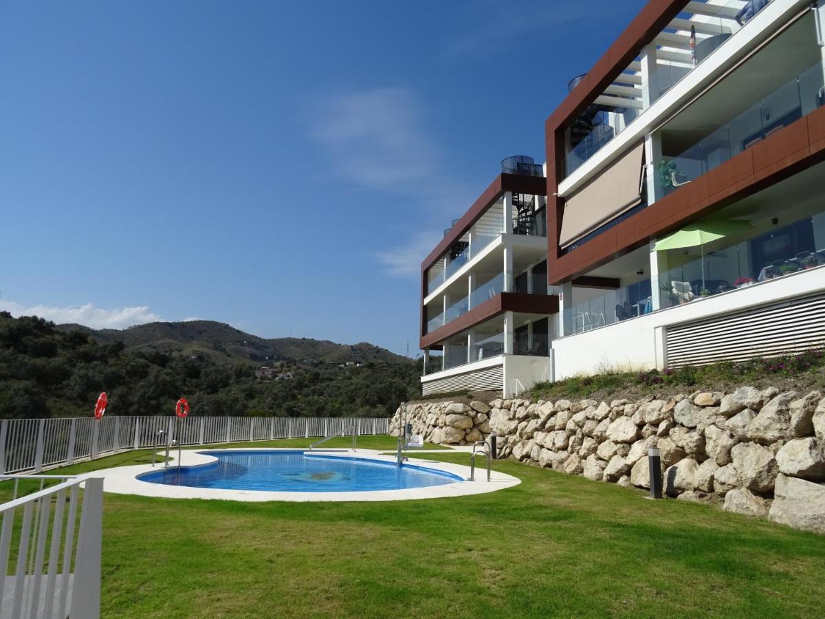 Boutique Apartment Near The Beach, 1 Gbps Wi-Fi Малага Екстер'єр фото