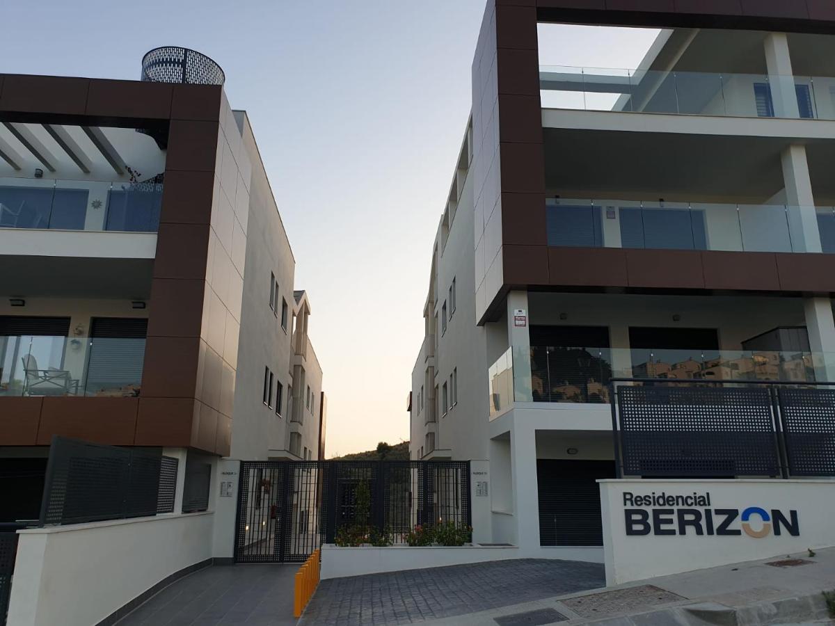 Boutique Apartment Near The Beach, 1 Gbps Wi-Fi Малага Екстер'єр фото