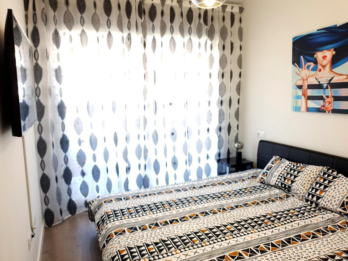 Boutique Apartment Near The Beach, 1 Gbps Wi-Fi Малага Екстер'єр фото