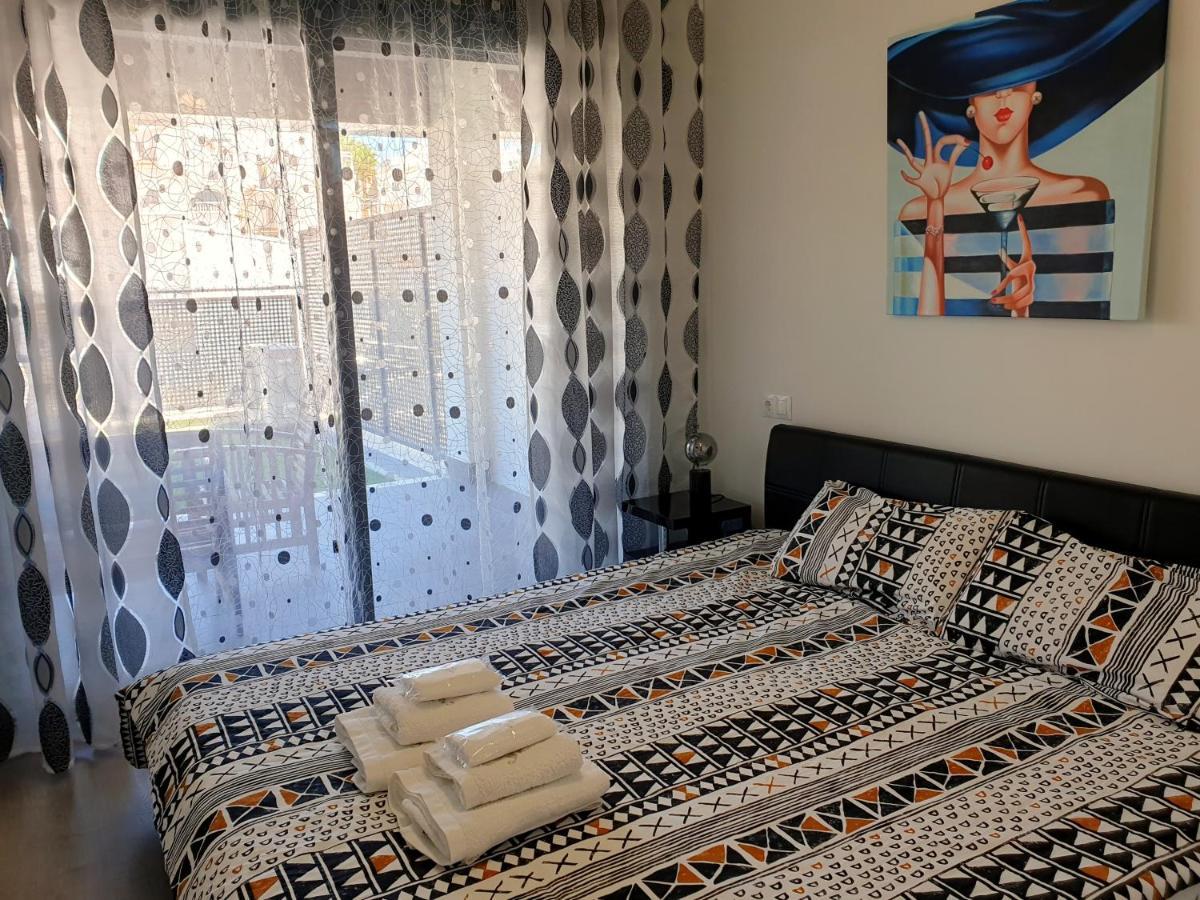 Boutique Apartment Near The Beach, 1 Gbps Wi-Fi Малага Екстер'єр фото